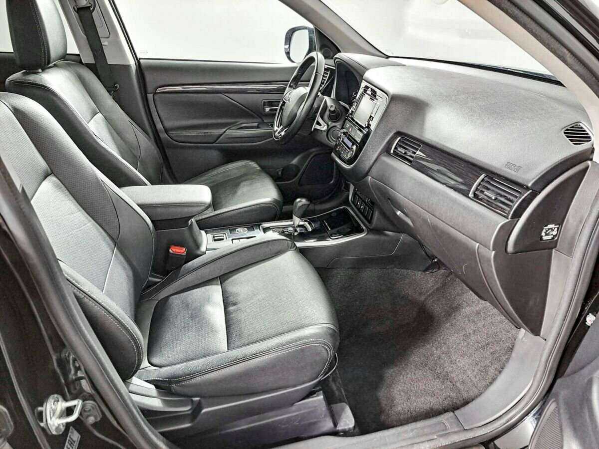 Купить Mitsubishi Outlander, 2017, 88 421 км, фото №9