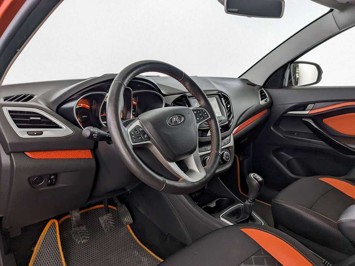 Купить Lada (ВАЗ) Vesta SW Cross, 2019, 69 459 км, фото №14