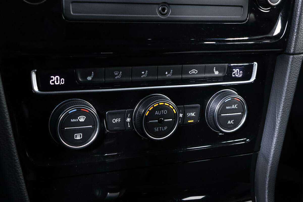 Купить Volkswagen Golf, 2013, 181 000 км, фото №17