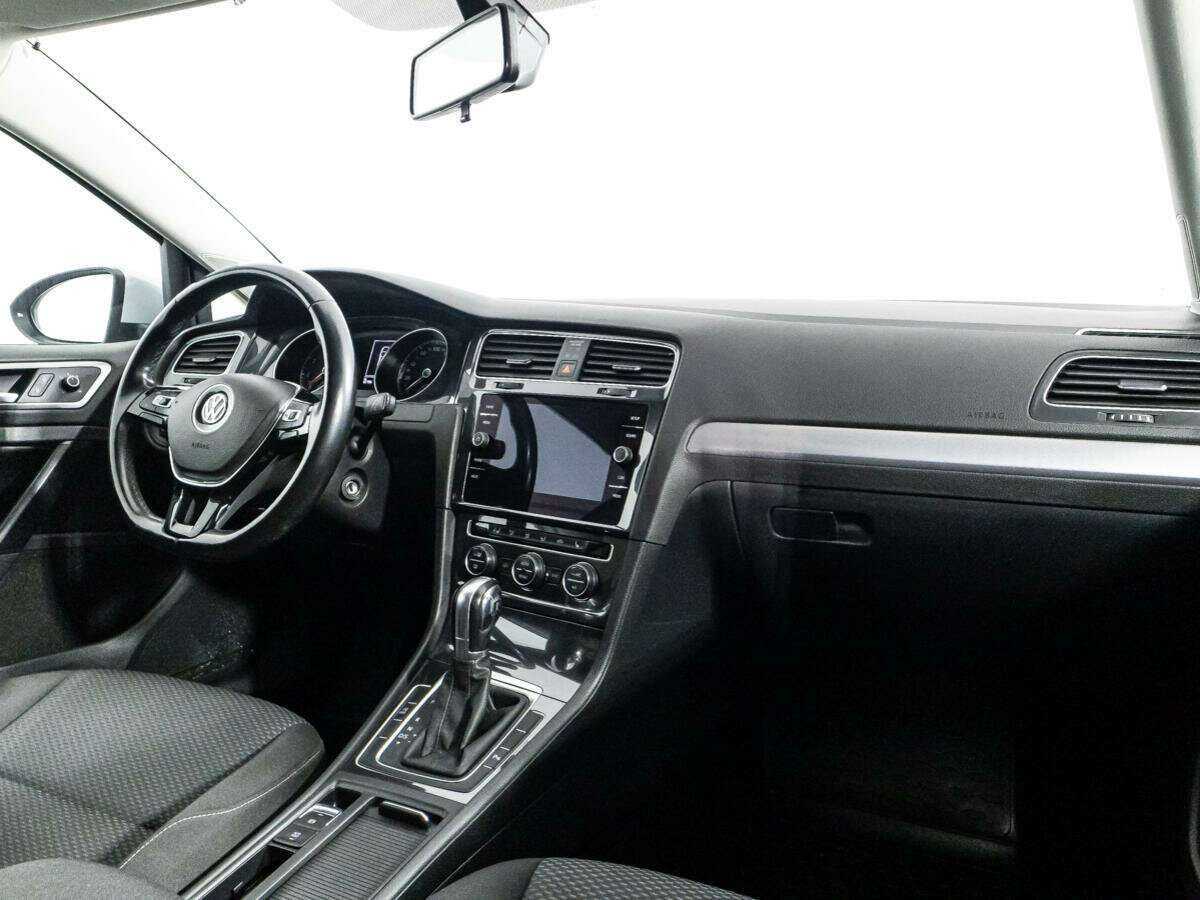 Купить Volkswagen Golf, 2018, 87 183 км, фото №9