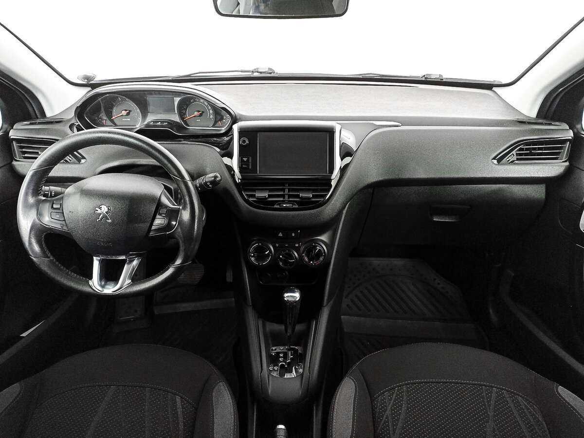Купить Peugeot 208, 2013, 108 259 км, фото №12