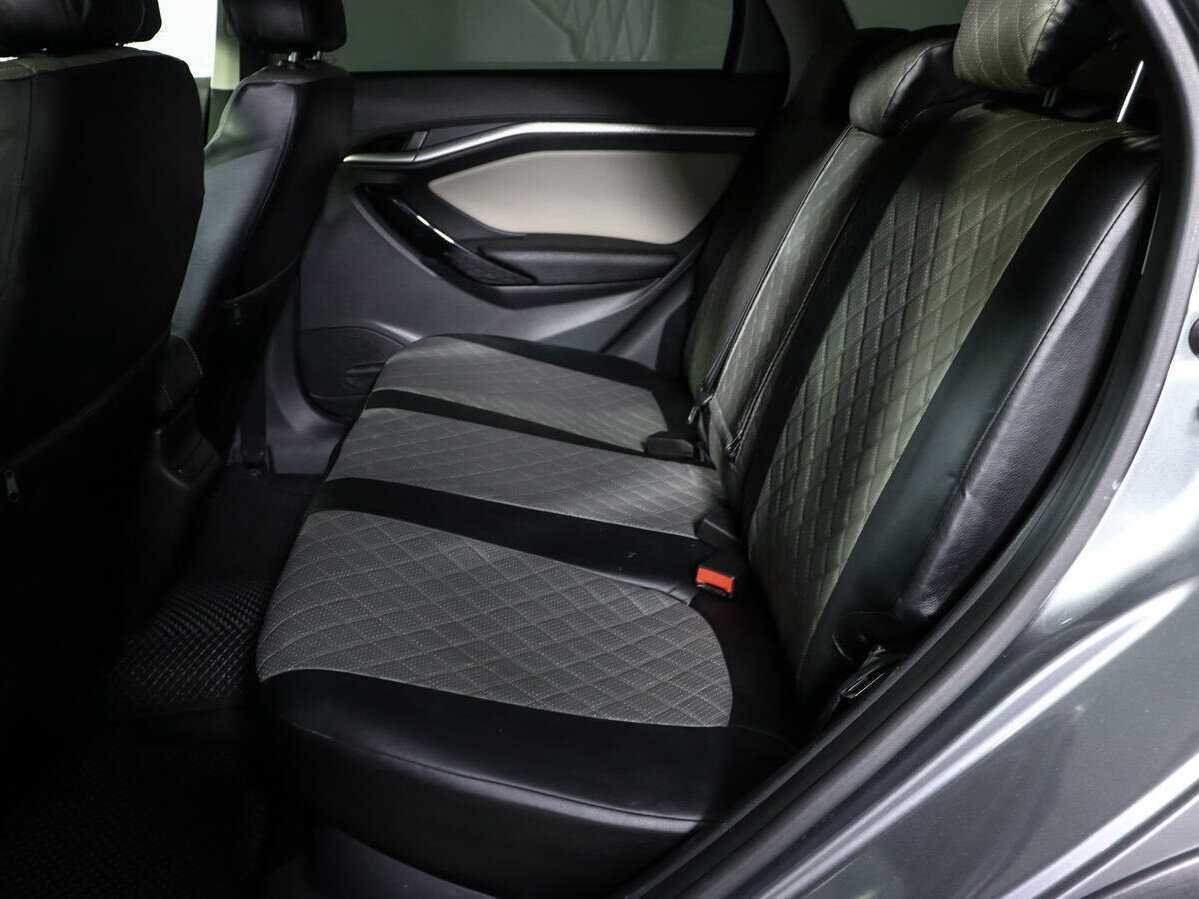 Купить Lada (ВАЗ) Vesta SW Cross, 2019, 43 550 км, фото №8