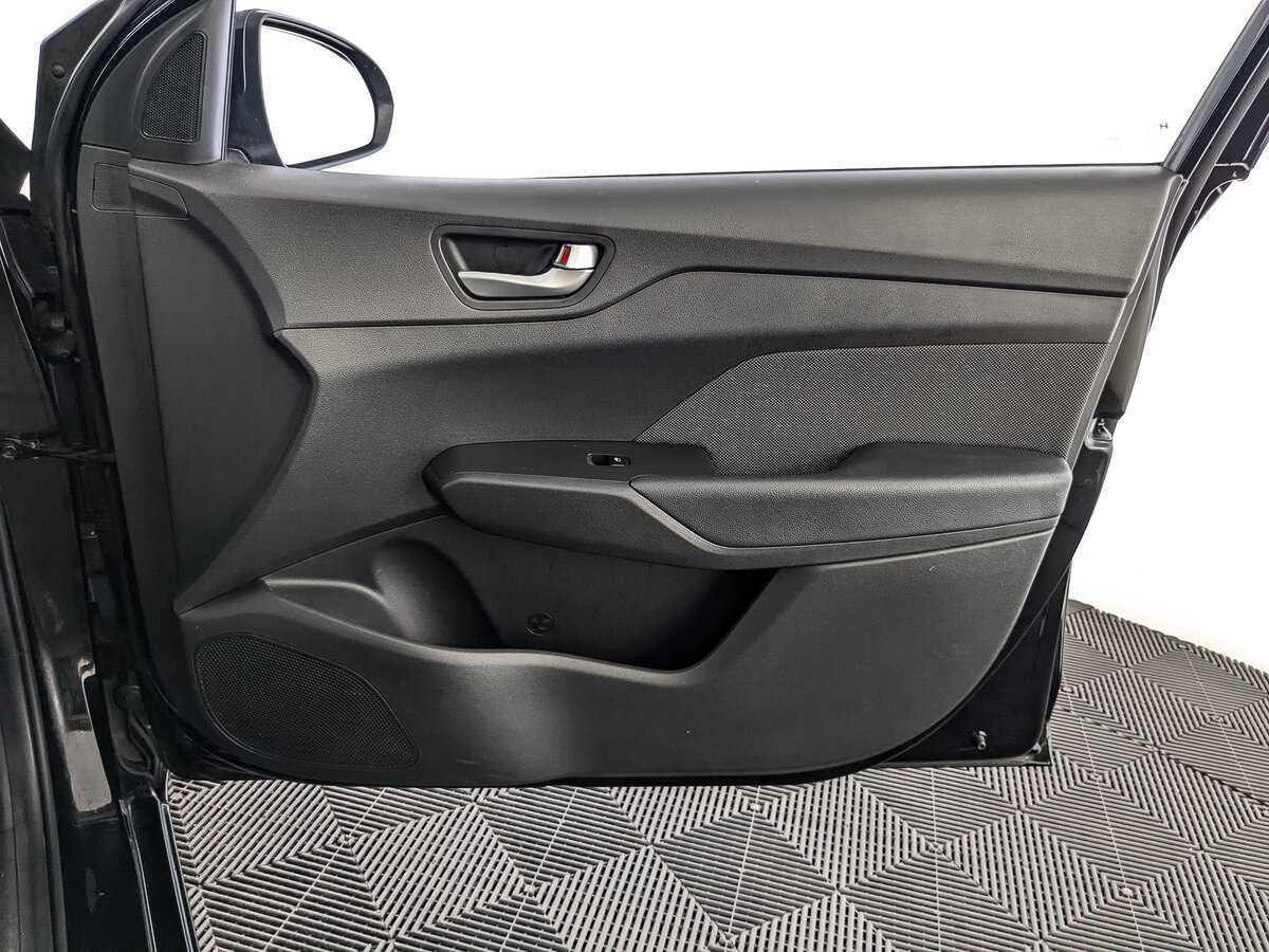 Купить Hyundai Solaris, 2018, 122 570 км, фото №21