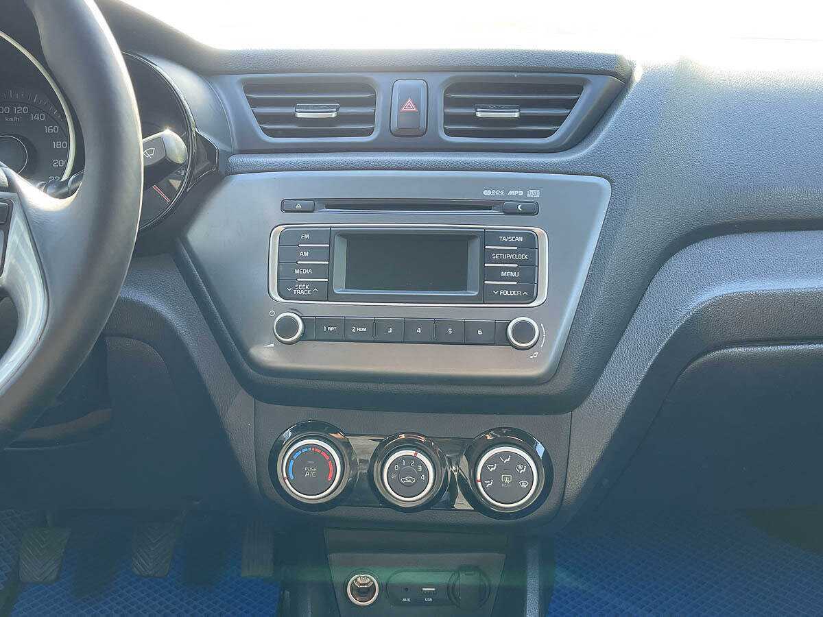 Купить Kia Rio, 2015, 211 229 км, фото №12