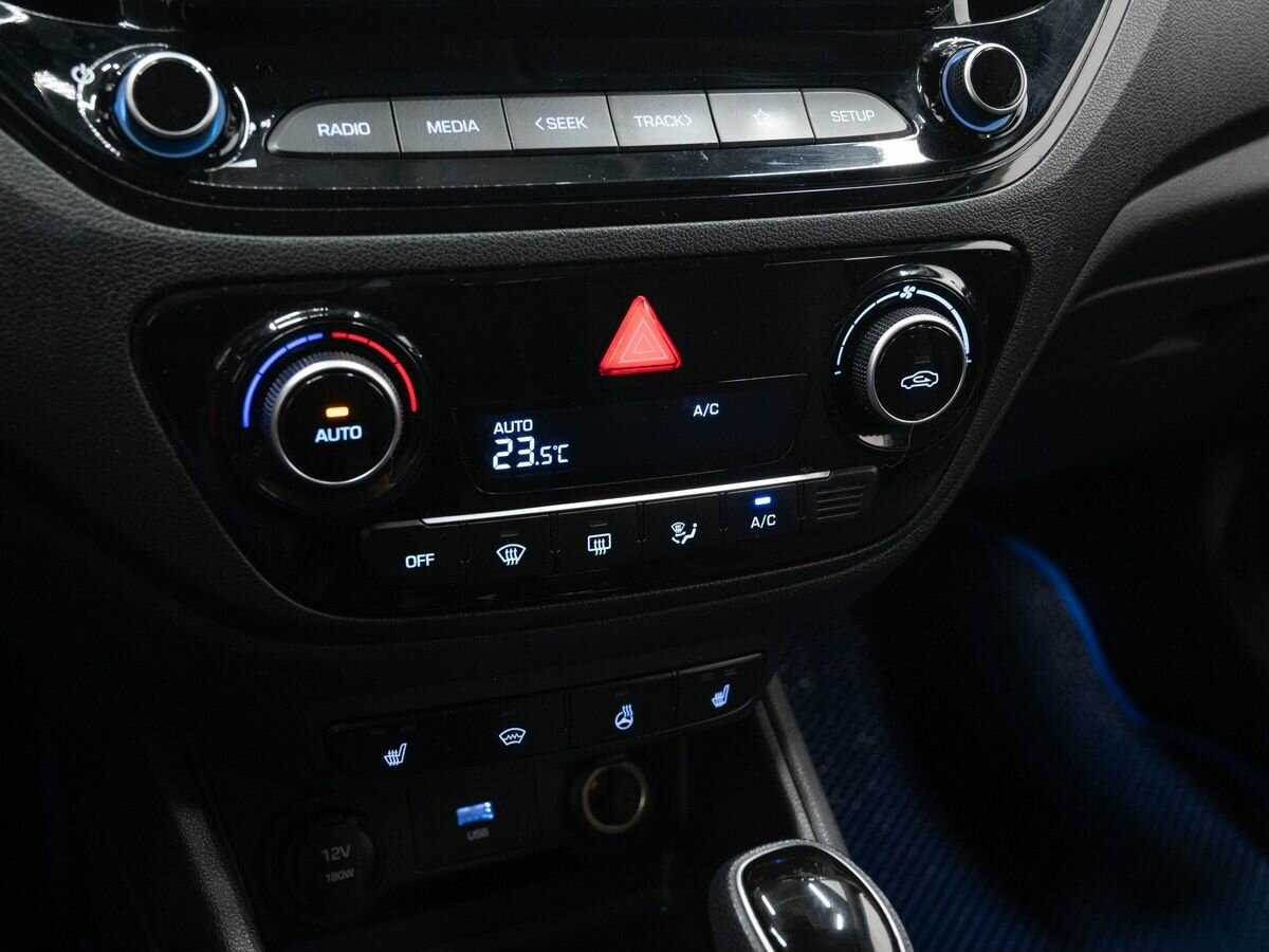 Купить Hyundai Solaris, 2021, 118 318 км, фото №16