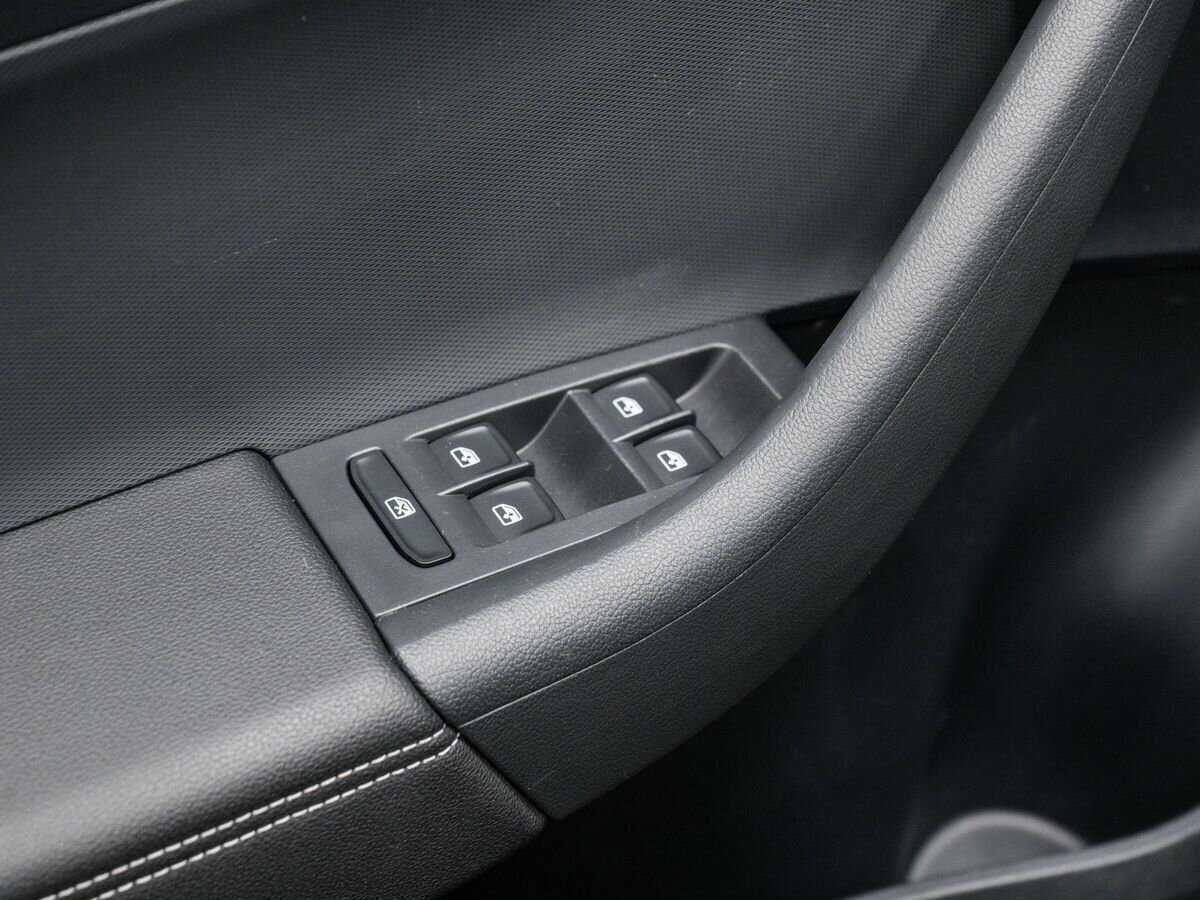 Купить Skoda Rapid, 2018, 87 000 км, фото №14