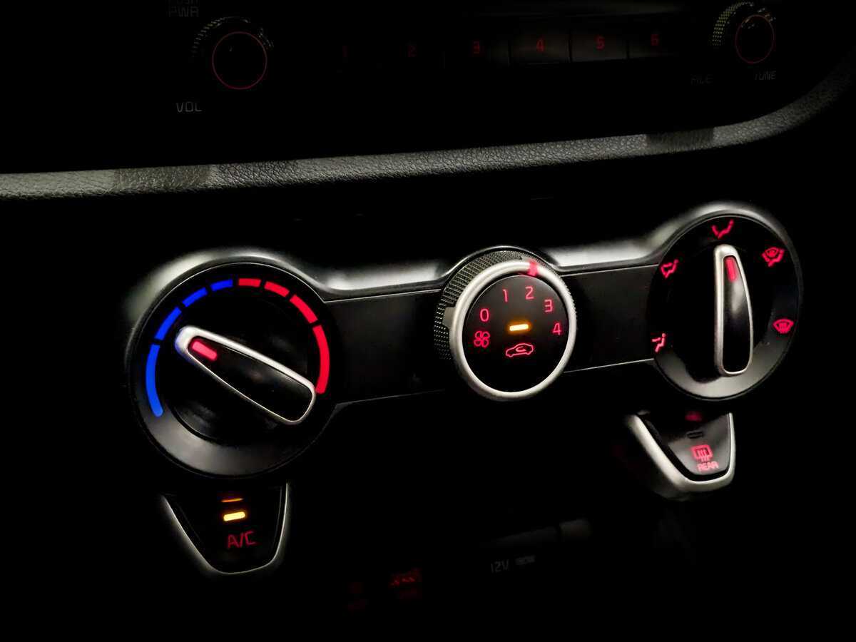 Купить Kia Rio X-Line, 2019, 181 302 км, фото №24